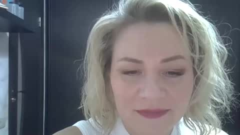 Snapshot of 3susie chatting on 18, 12, 2025 3susie online show from 18, 12, 2025