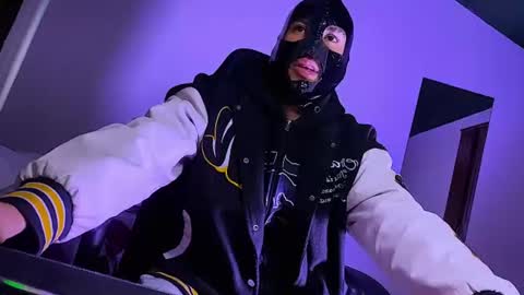 Snapshot of 3v1l_ chatting on 18, 6, 2026 E V I L online show from 18, 6, 2026