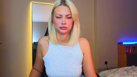 Snapshot of 88_nura chatting on 23, 9, 2025 Nura online show from 23, 9, 2025