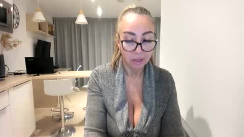 Snapshot of 8ciara chatting on 4, 12, 2025 8ciara online show from 4, 12, 2025