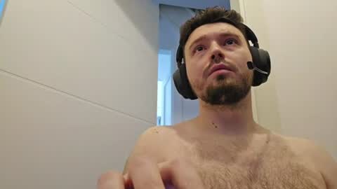 8inchdude93 online show from 25, 6, 2026