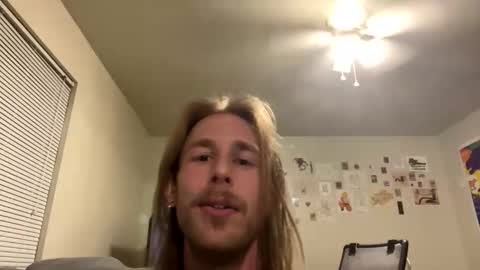 Snapshot of 8inchlife chatting on 1, 5, 2026 CoralShark online show from 1, 5, 2026