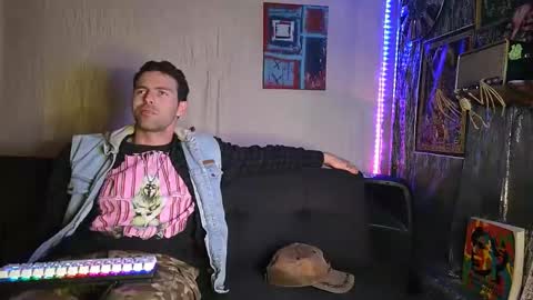 Snapshot of 8inspyder chatting on 4, 12, 2025 EvelDicknievel1 online show from 4, 12, 2025