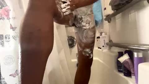 Snapshot of 8rown chatting on 15, 12, 2025 Selfsuckboi online show from 15, 12, 2025