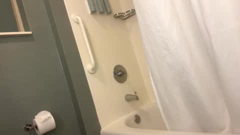 Snapshot of 8rown chatting on 4, 3, 2026 Selfsuckboi online show from 4, 3, 2026