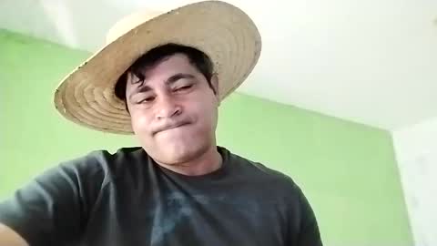 Snapshot of 9vinhocamshow chatting on 27, 12, 2024 9vinhocamshow online show from 27, 12, 2024