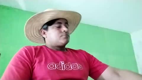 Snapshot of 9vinhocamshow chatting on 1, 1, 2025 9vinhocamshow online show from 1, 1, 2025