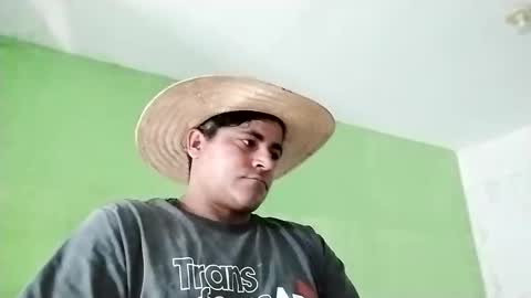 Snapshot of 9vinhocamshow chatting on 1, 1, 2025 9vinhocamshow online show from 1, 1, 2025