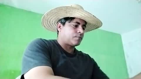 Snapshot of 9vinhocamshow chatting on 3, 1, 2025 9vinhocamshow online show from 3, 1, 2025