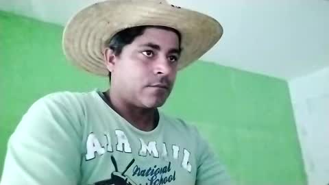 Snapshot of 9vinhocamshow chatting on 12, 1, 2025 9vinhocamshow online show from 12, 1, 2025