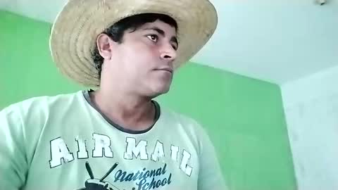 Snapshot of 9vinhocamshow chatting on 17, 1, 2025 9vinhocamshow online show from 17, 1, 2025