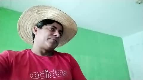 Snapshot of 9vinhocamshow chatting on 19, 1, 2025 9vinhocamshow online show from 19, 1, 2025