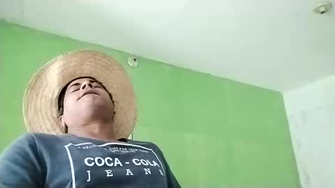 Snapshot of 9vinhocamshow chatting on 23, 1, 2025 9vinhocamshow online show from 23, 1, 2025