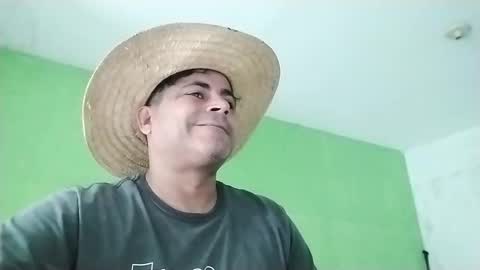 Snapshot of 9vinhocamshow chatting on 31, 1, 2025 9vinhocamshow online show from 31, 1, 2025