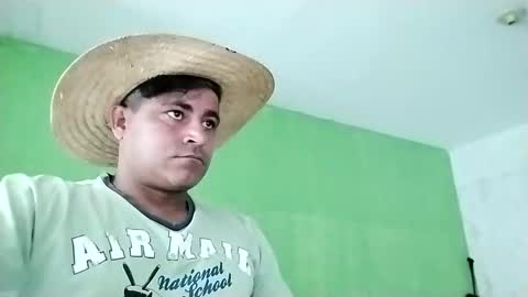 Snapshot of 9vinhocamshow chatting on 1, 2, 2025 9vinhocamshow online show from 1, 2, 2025