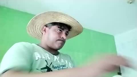 Snapshot of 9vinhocamshow chatting on 8, 2, 2025 9vinhocamshow online show from 8, 2, 2025