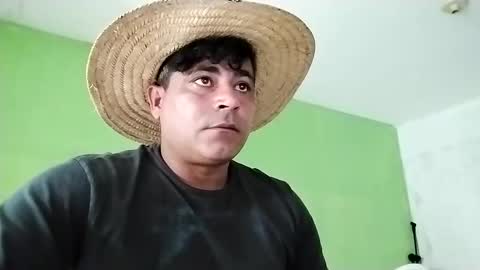 Snapshot of 9vinhocamshow chatting on 9, 2, 2025 9vinhocamshow online show from 9, 2, 2025