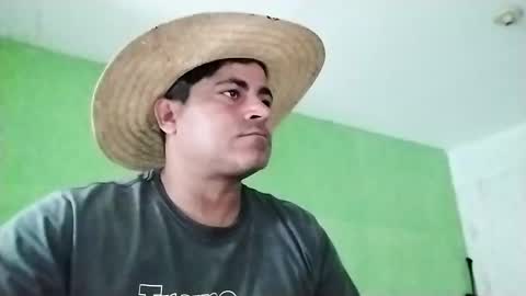 Snapshot of 9vinhocamshow chatting on 17, 2, 2025 9vinhocamshow online show from 17, 2, 2025