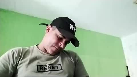 Snapshot of 9vinhocamshow chatting on 5, 3, 2025 9vinhocamshow online show from 5, 3, 2025