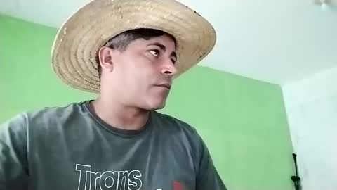 Snapshot of 9vinhocamshow chatting on 7, 3, 2025 9vinhocamshow online show from 7, 3, 2025