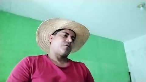 Snapshot of 9vinhocamshow chatting on 8, 3, 2025 9vinhocamshow online show from 8, 3, 2025