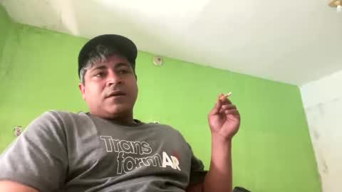 Snapshot of 9vinhocamshow chatting on 12, 10, 2025 9vinhocamshow online show from 12, 10, 2025