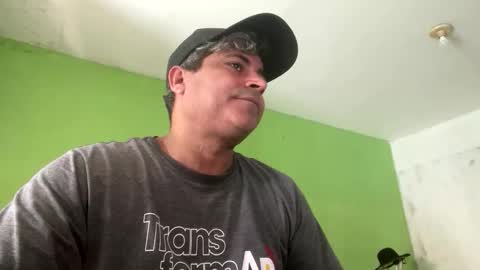 Snapshot of 9vinhocamshow chatting on 15, 10, 2025 9vinhocamshow online show from 15, 10, 2025