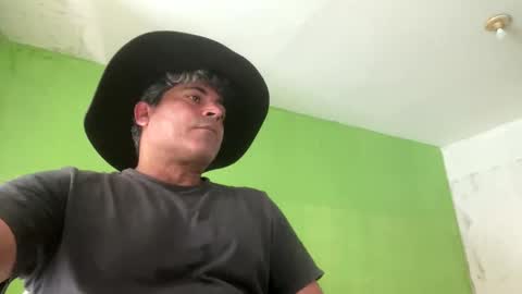 Snapshot of 9vinhocamshow chatting on 24, 10, 2025 9vinhocamshow online show from 24, 10, 2025