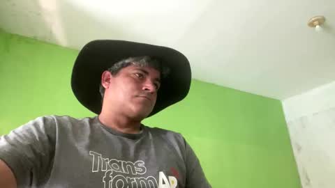 Snapshot of 9vinhocamshow chatting on 26, 10, 2025 9vinhocamshow online show from 26, 10, 2025