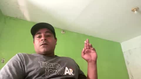 Snapshot of 9vinhocamshow chatting on 27, 10, 2025 9vinhocamshow online show from 27, 10, 2025