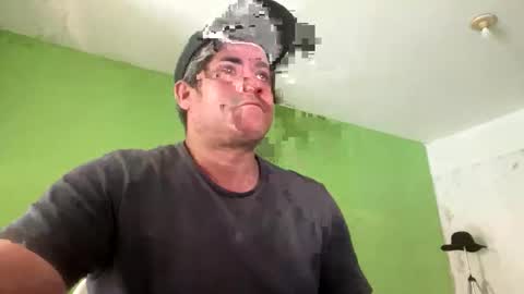 Snapshot of 9vinhocamshow chatting on 28, 10, 2025 9vinhocamshow online show from 28, 10, 2025