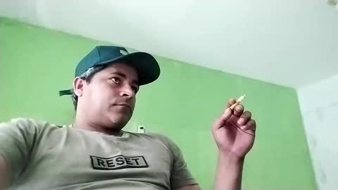 Snapshot of 9vinhocamshow chatting on 1, 11, 2025 9vinhocamshow online show from 1, 11, 2025