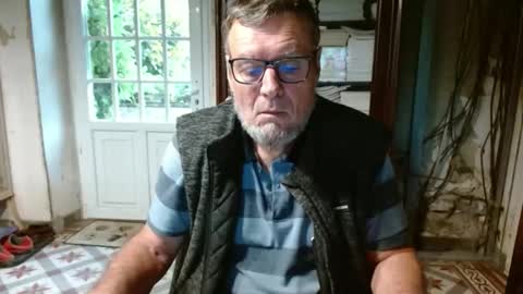 Snapshot of _123_voyeur_ chatting on 24, 9, 2025 _123_voyeur_ online show from 24, 9, 2025