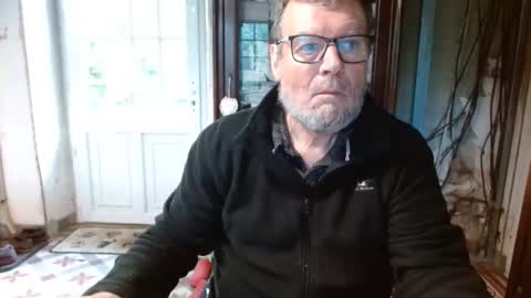 Snapshot of _123_voyeur_ chatting on 29, 9, 2025 _123_voyeur_ online show from 29, 9, 2025