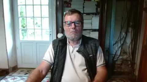 Snapshot of _123_voyeur_ chatting on 3, 10, 2025 _123_voyeur_ online show from 3, 10, 2025