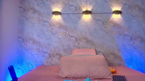  abby rouss online show from 28, 10, 2025