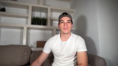 Snapshot of _aesthetic chatting on 13, 10, 2025 _aesthetic online show from 13, 10, 2025