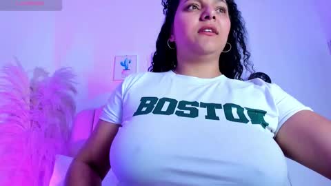 Snapshot of _aithanaa_ chatting on 21, 10, 2025 _aithanaa_ online show from 21, 10, 2025