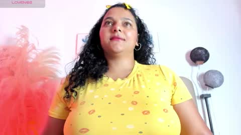 Snapshot of _aithanaa_ chatting on 4, 11, 2025 _aithanaa_ online show from 4, 11, 2025