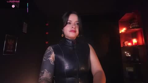 Snapshot of _alice_d chatting on 1, 12, 2025 Miss Alice My internet sucks these days see you soon online show from 1, 12, 2025