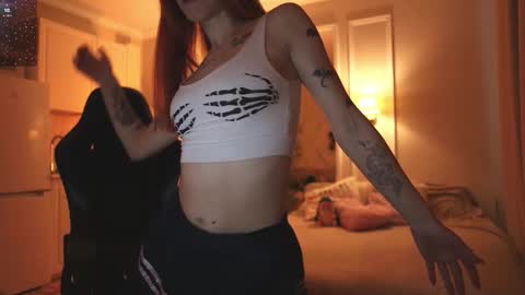 Snapshot of _alice_meyss_ chatting on 26, 11, 2025 _alice_meyss_ online show from 26, 11, 2025