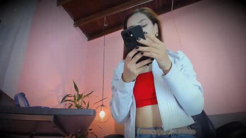 Snapshot of _aline_hall chatting on 29, 9, 2025  Alline Hall   online show from 29, 9, 2025
