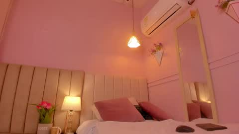 Snapshot of _alison_c chatting on 25, 11, 2025 Hii I m Alison online show from 25, 11, 2025