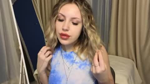 Snapshot of _amymoore_ chatting on 24, 4, 2026 _amymoore_ online show from 24, 4, 2026