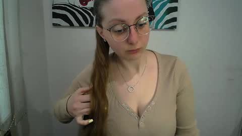 Snapshot of _annabelle_lee chatting on 28, 4, 2026 Anna online show from 28, 4, 2026