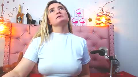 _antonella_11 online show from 6, 3, 2025