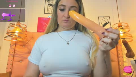 Snapshot of _antonella_11 chatting on 31, 3, 2026 _antonella_11 online show from 31, 3, 2026