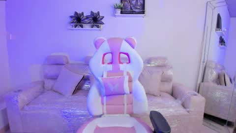    online show from 18, 4, 2026