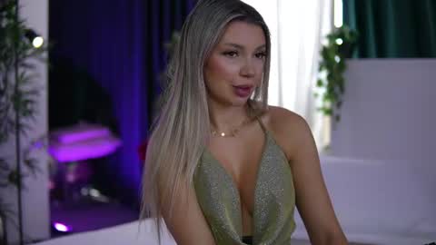Snapshot of _arielle chatting on 8, 7, 2026 Arielle online show from 8, 7, 2026