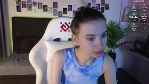 Snapshot of _ash_leyy_ chatting on 3, 12, 2025 _ash_leyy_ online show from 3, 12, 2025